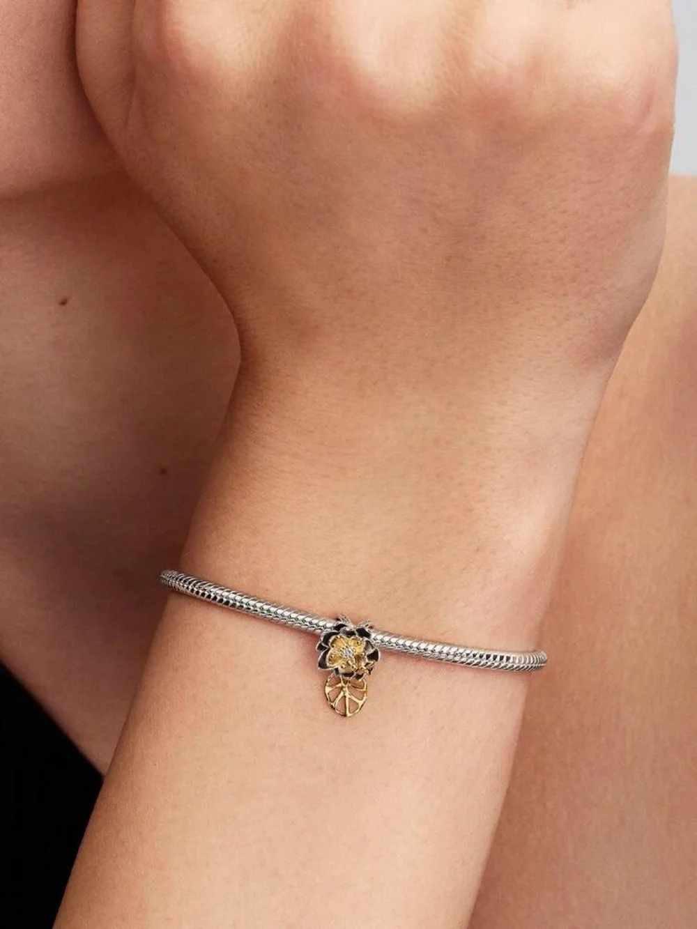 Pandora Disney Princess Tiana Water Lily Charm